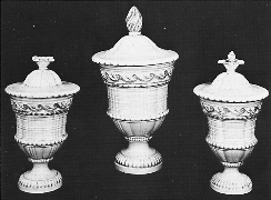 Drie creamwarevazen uit 1765